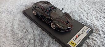 Predám model Ferrari Laferrari Aperta 1:43 Looksmart - 5