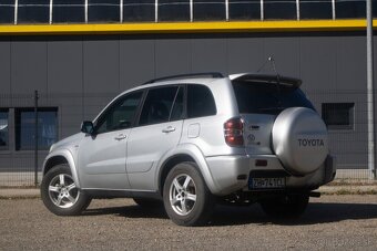 Toyota RAV4 - 5