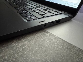 Dell Latitude 5300 2v1 – dotykový, 16GB RAM, i5, SSD, Win11 - 5
