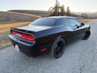 Dodge Challenger R/T 5.7 V8 HEMI - 5