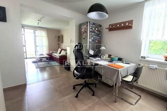 Pekný zrekonštruovaný 2 izbový byt s balkónom, dvoma... - 5