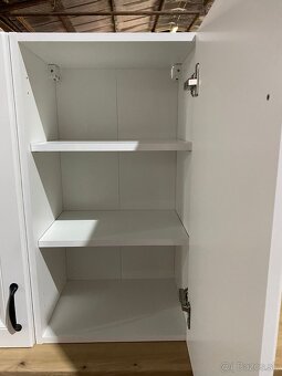 Moderná kuchynská linka bez spotrebičmi - 5