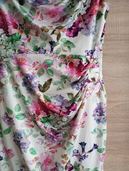 Spoločenské šaty biele s kvetmi L/xl - 5