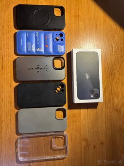 Apple iPhone 13 128GB tmavo atramentový - 5