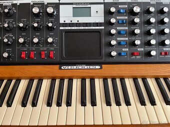Moog Minimoog Voyager (2002) - 5