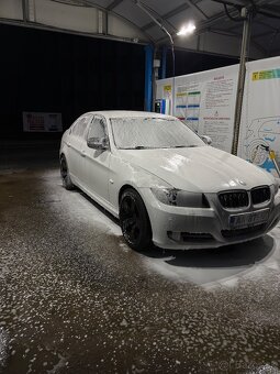 BMW E90 320d xDrive - 5