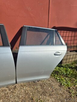 Predám dvere na Volkswagen Golf 5 V / 6 VI variant combi - 5