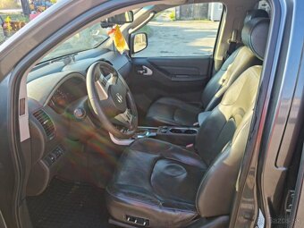 Nissan Pathfinder - 5