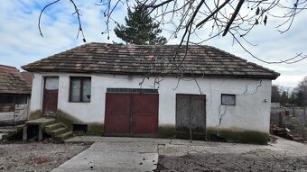 Rodinný dom s možnosťou prerábania v Bake - 5