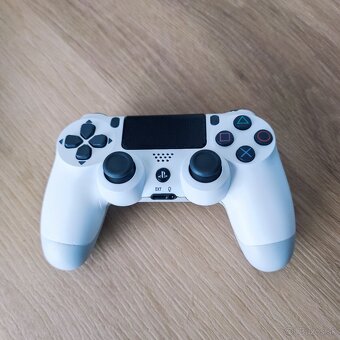 PlayStation 4 500GB + ovládač a hry - 5