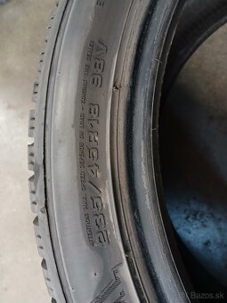 235/45R18 - 5