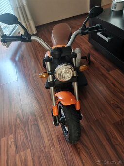 Predám detskú elektrickú motorku Street Bob - 5