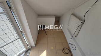 PRENÁJOM obchodných priestorov v centre mesta Humenné-3m2 - 5