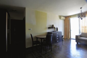 Prostorný apartmán 2kk s výhledem na bazén, jen350m od pláže - 5