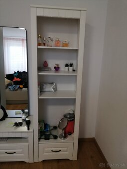 Na predaj studenstka zostava - 3 skrine a 1 nocny stolik - 5