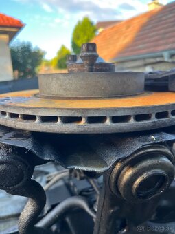 Predám zadnej prednej podvozok na BMW e46 - 5