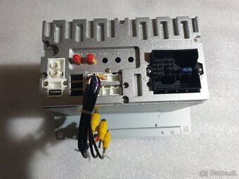 Predam autoradia na Mercedes C ,E,S - 5