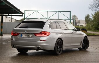 BMW 520d Touring z roku 2017 - 5