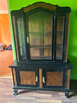 100-rocny nábytok do jedalne - 5