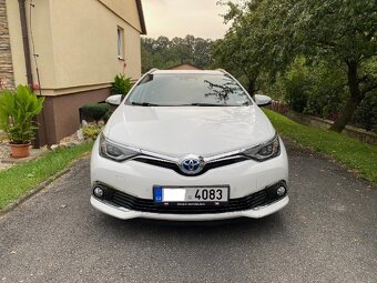 Toyota Auris 1.8i HYBRID, rok 12/2018, naj.92xxx km - 5