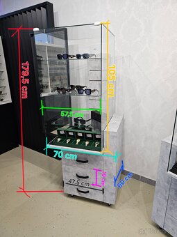 Predám zrenovované výstavné vitríny - 5