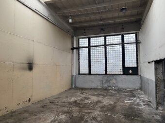 Priestor pre servis osobných a nákladných vozidiel - 5