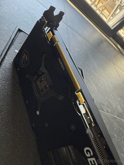 MSI GeForce RTX 4070 GAMING X SLIM 12G - 5