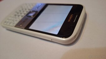 Nokia E5 top stav plus nabijacka - 5