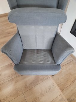 Ikea kreslo Strandmon a podnožník - 5