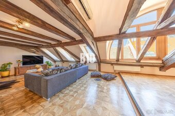 Jedinečný podkrovný mezonet v historickom Esterháziho paláci - 5