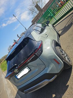 Toyota yaris cross 2025 hybrid facelift 132 koní 4x4 - 5