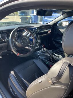Ford Mustang - 5