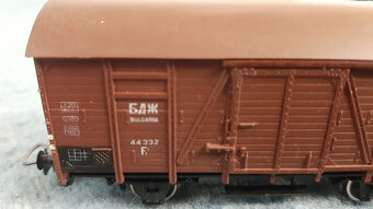 Vláčiky - krytý vozeň BDŽ PIKO H0 - 5