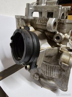 Predám hlavu aj valec na yamaha yzf 250 (poškodené) - 5