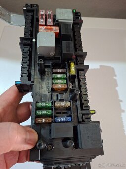 Predám poisťovací modul W204 C180d - 5