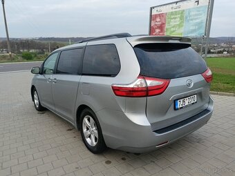 TOYOTA PREVIA/SIENNA LE 3,5 V6 2016 8 MÍST TOP STAV - 5