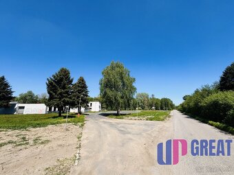Na predaj budova s veľkým pozemkom–priemyselná zóna,Gbely - 5