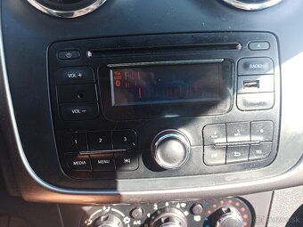 Autorádio Dacia Sandero – 30 € - 5