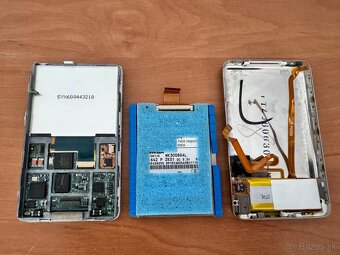 iPod Classic 5th Gen 30GB - 5