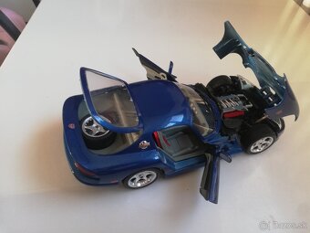 1:18 DODGE Viper, modra Bburago - 5