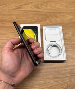 Apple iPhone SE 2020 64GB Black - 100% zdravie, nepoužívany - 5
