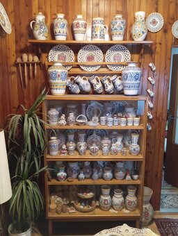 Starý nábytok + šijací stroj - 5