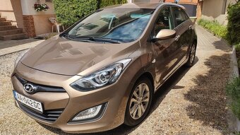 HYUNDAI i30 Len 99000 km 1,6GRDI - 5