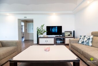 Výnimočný 4 izbový byt Staré Mesto Prievidza 120 m2 - 5