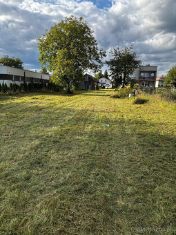 Na predaj stavebný pozemok s výmerou - 2 300 m² v tichej lok - 5