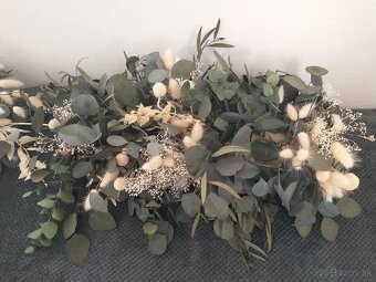 Vyzdoba na hlavny svadobny stol zo stabilizovaneho eukalyptu - 5