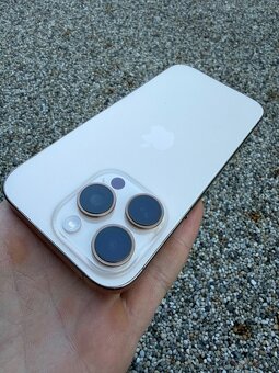 IPhone 16 pro - baterie 92% - 5