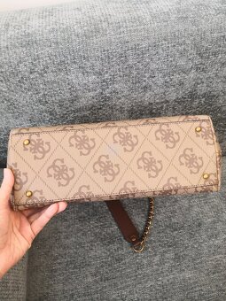 Hnedá kabelka Guess - 5