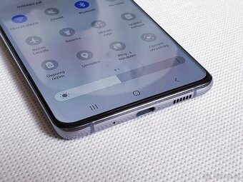 Samsung S20+ 6,7" šedý, top stav - 5