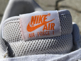 NIKE AIR FORCE - 5